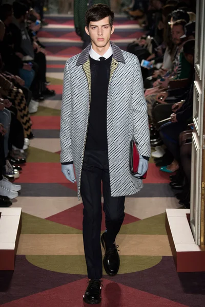 Look 50